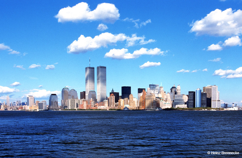 9/11 Attacks World Trade Center New York, UNITED IN MEMORY 9/11 ... GEGEN DAS VERGESSEN