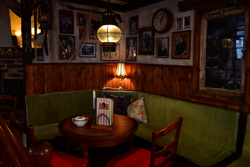 Das Kriminalhaus mit seinem Café Sherlock das kriminellste Cafe in Hillesheim im Herzen der Eifel