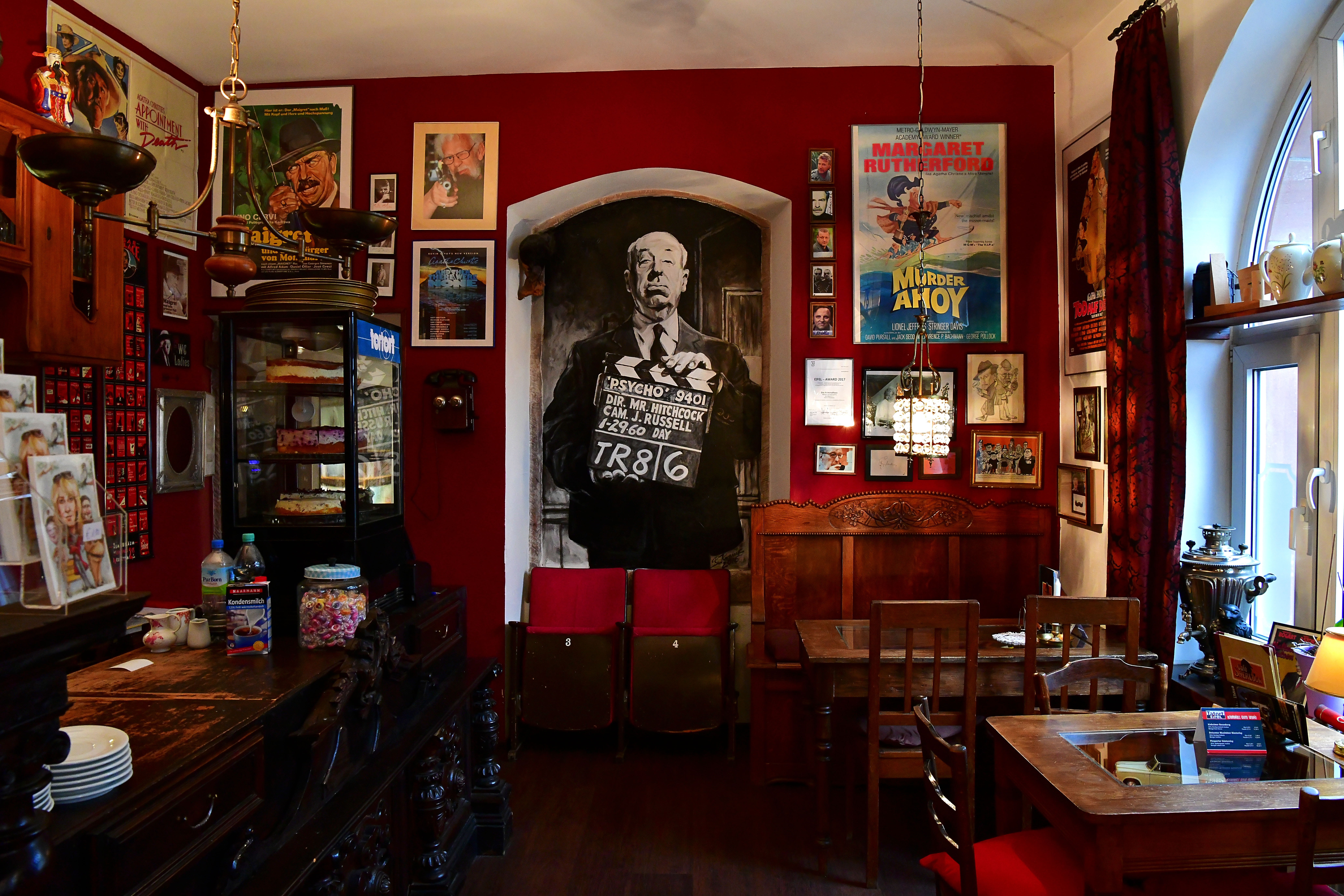 Das Kriminalhaus mit sein Café Sherlock das kriminellste Cafe in Hillesheim im Herzen der Eifel