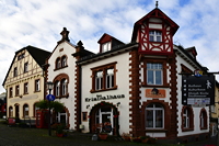 Das Kriminalhaus mit seinem Café Sherlock das kriminellste Cafe in Hillesheim im Herzen der Eifel