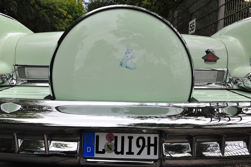 European Elvis Festival Bad Nauheim Elvis Presley King of Rock`n und Roll Cadillac-Parade August Elvis Presley der King starb am 16. August 1977 doch seine Legende lebt weiter