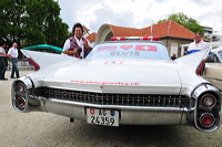 European Elvis Festival Bad Nauheim Elvis Presley King of Rock`n und Roll Cadillac-Parade August Elvis Presley der King starb am 16. August 1977 doch seine Legende lebt weiter