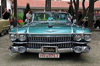 European Elvis Festival Bad Nauheim Elvis Presley King of Rock`n und Roll Cadillac-Parade August Elvis Presley der King starb am 16. August 1977 doch seine Legende lebt weiter