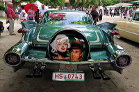 European Elvis Festival Bad Nauheim Elvis Presley King of Rock`n und Roll Cadillac-Parade August Elvis Presley der King starb am 16. August 1977 doch seine Legende lebt weiter