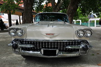 European Elvis Festival Bad Nauheim Elvis Presley King of Rock`n und Roll Cadillac-Parade August Elvis Presley der King starb am 16. August 1977 doch seine Legende lebt weiter