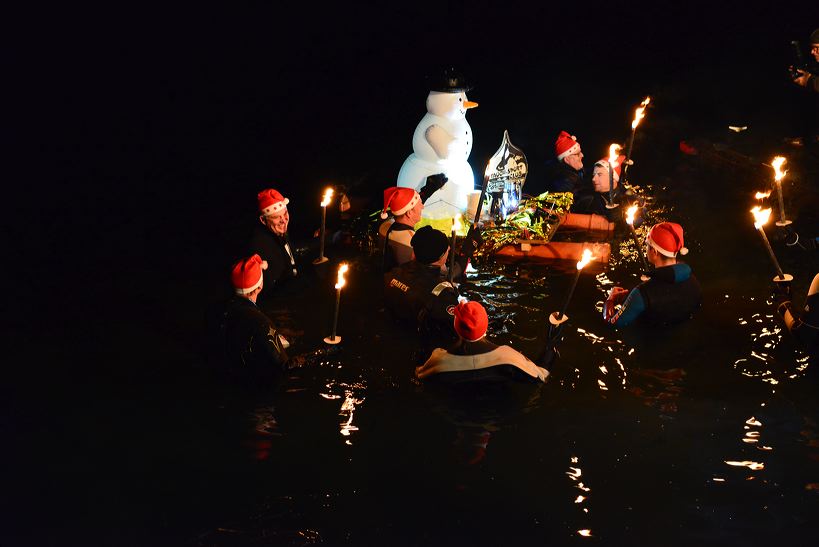 Fackelschwimmen Badesee Walldorf 2016 Interessengemeinschaft Rettungsdienst Badesee