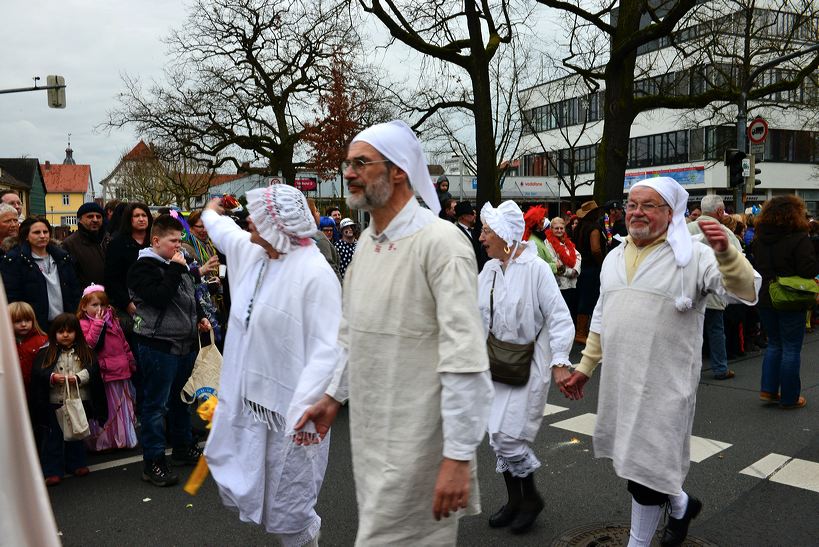 Mörfelden-Walldorf Helau, feiert die Fastnacht 2014 mit einem Faschingsumzug