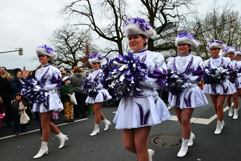 Mörfelden-Walldorf Helau, feiert die Fastnacht 2014 mit einem Faschingsumzug