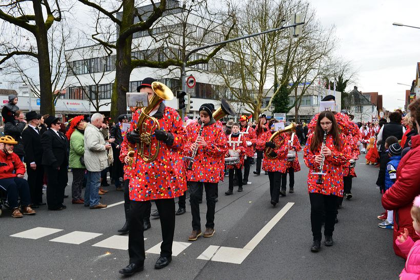 Mörfelden-Walldorf Helau, feiert die Fastnacht 2014 mit einem Faschingsumzug