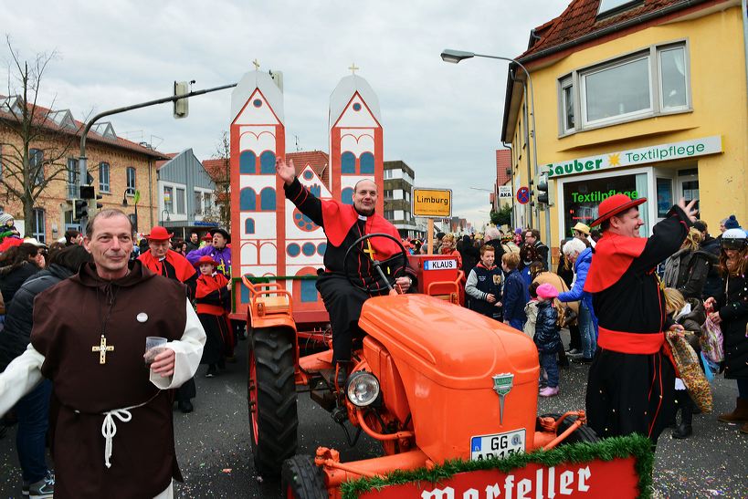 Mörfelden-Walldorf Helau, feiert die Fastnacht 2014 mit einem Faschingsumzug