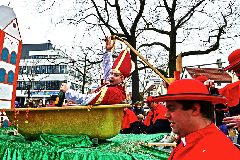 Mörfelden-Walldorf Helau, feiert die Fastnacht 2014 mit einem Faschingsumzug