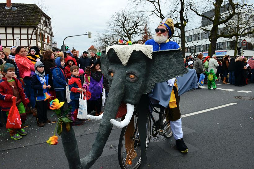 Mörfelden-Walldorf Helau, feiert die Fastnacht 2014 mit einem Faschingsumzug