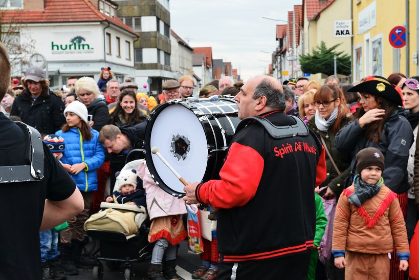 Mörfelden-Walldorf Helau, feiert die Fastnacht 2014 mit einem Faschingsumzug