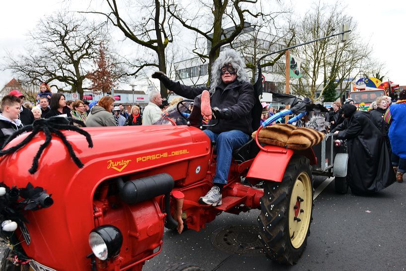 Mörfelden-Walldorf Helau, feiert die Fastnacht 2014 mit einem Faschingsumzug