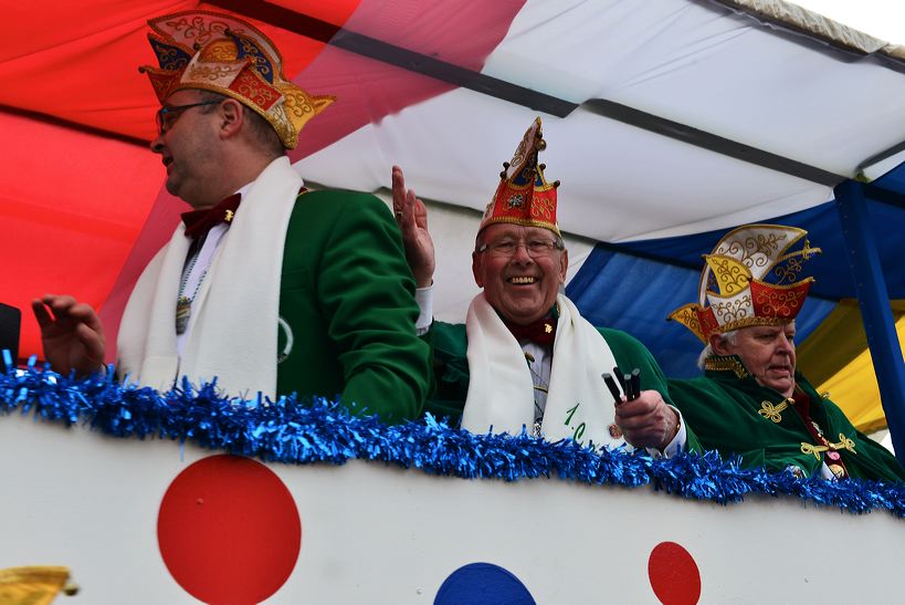 Mörfelden-Walldorf Helau, feiert die Fastnacht 2014 mit einem Faschingsumzug