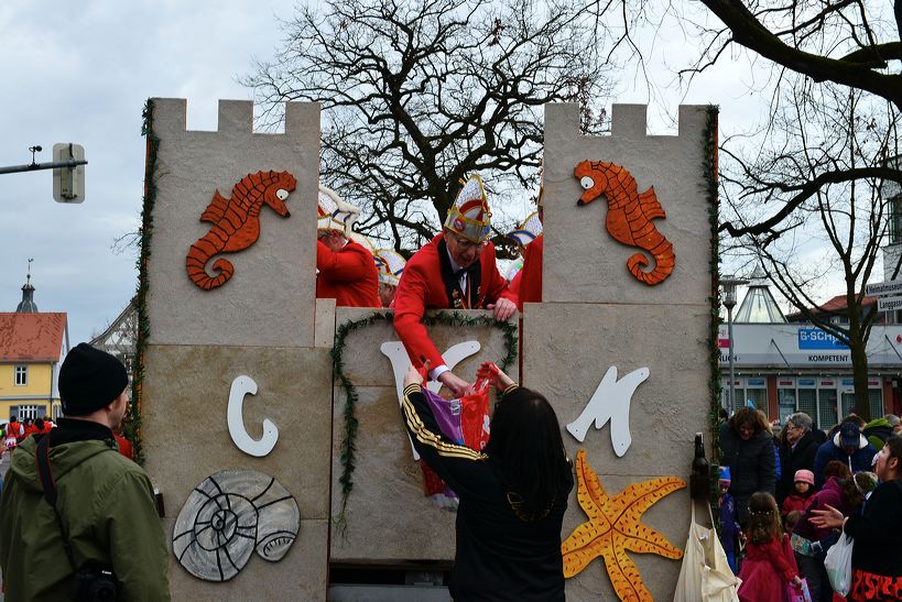 Mörfelden-Walldorf Helau, feiert die Fastnacht 2014 mit einem Faschingsumzug