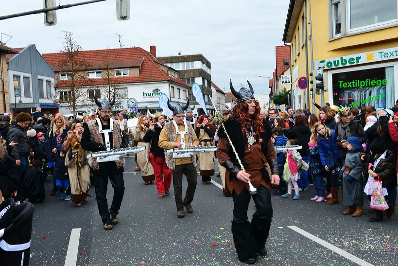 Mörfelden-Walldorf Helau, feiert die Fastnacht 2014 mit einem Faschingsumzug