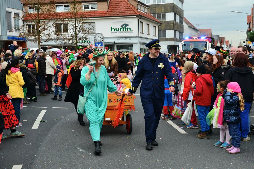 Mörfelden-Walldorf Helau, feiert die Fastnacht 2014 mit einem Faschingsumzug