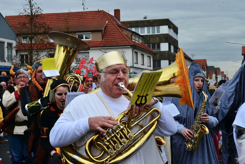 Mörfelden-Walldorf Helau, feiert die Fastnacht 2014 mit einem Faschingsumzug