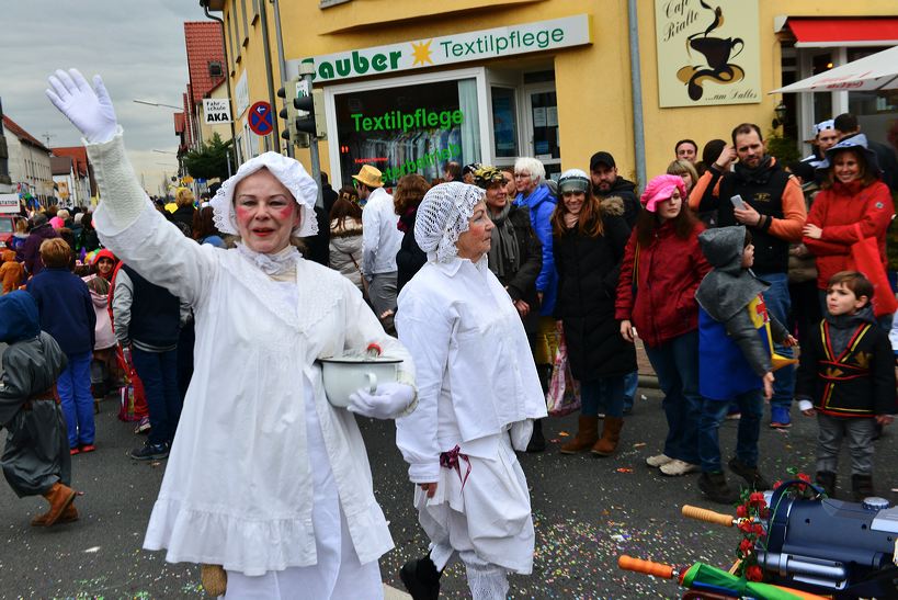 Mörfelden-Walldorf Helau, feiert die Fastnacht 2014 mit einem Faschingsumzug