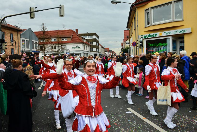 Mörfelden-Walldorf Helau, feiert die Fastnacht 2014 mit einem Faschingsumzug