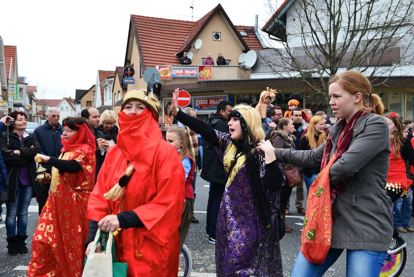 Mörfelden-Walldorf Helau, feiert die Fastnacht 2014 mit einem Faschingsumzug