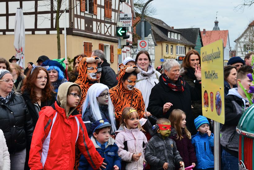 Mörfelden-Walldorf Helau, feiert die Fastnacht 2014 mit einem Faschingsumzug