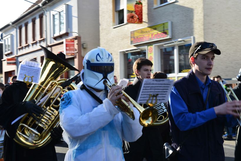  Fastnacht 2016 Mörfelden-Walldorf feiert mit einem Faschingsumzug im Stadtteil Mörfelden Helau