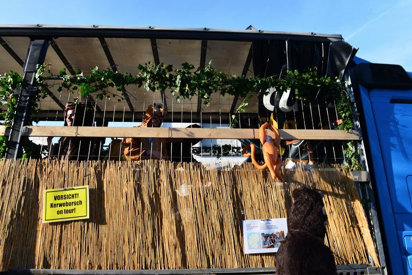  Fastnacht 2016 Mörfelden-Walldorf feiert mit einem Faschingsumzug im Stadtteil Mörfelden Helau