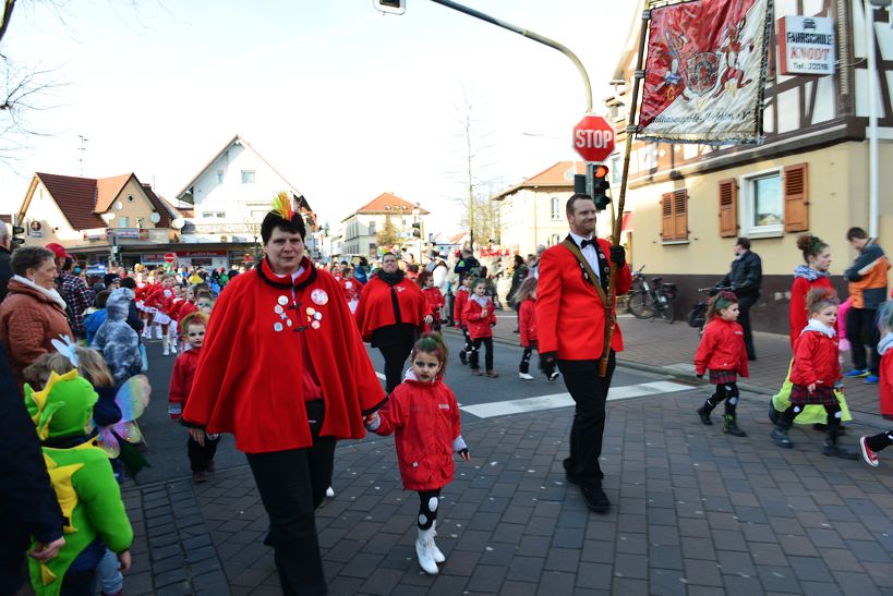  Fastnacht 2016 Mörfelden-Walldorf feiert mit einem Faschingsumzug im Stadtteil Mörfelden Helau