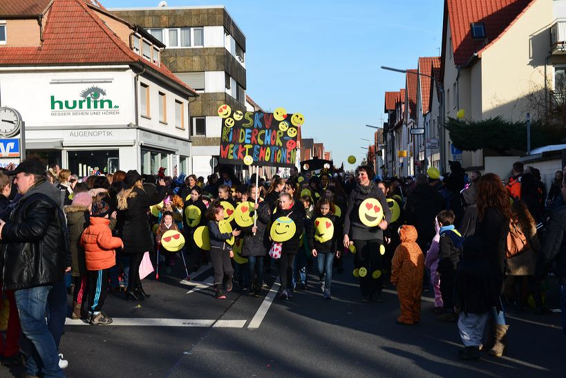  Fastnacht 2016 Mörfelden-Walldorf feiert mit einem Faschingsumzug im Stadtteil Mörfelden Helau