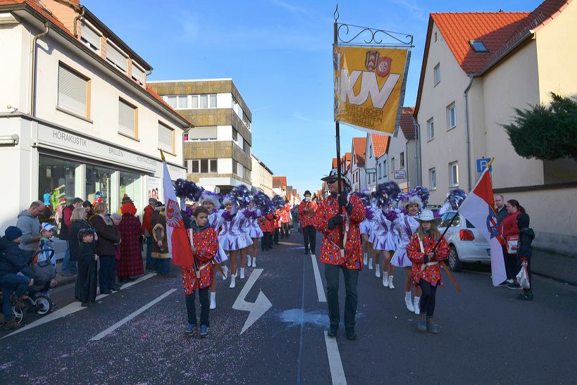  Fastnacht 2016 Mörfelden-Walldorf feiert mit einem Faschingsumzug im Stadtteil Mörfelden Helau