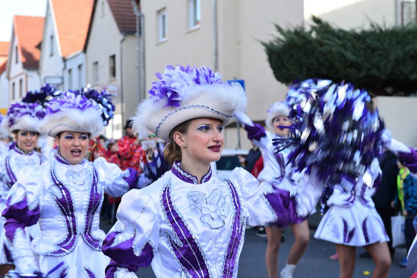  Fastnacht 2016 Mörfelden-Walldorf feiert mit einem Faschingsumzug im Stadtteil Mörfelden Helau