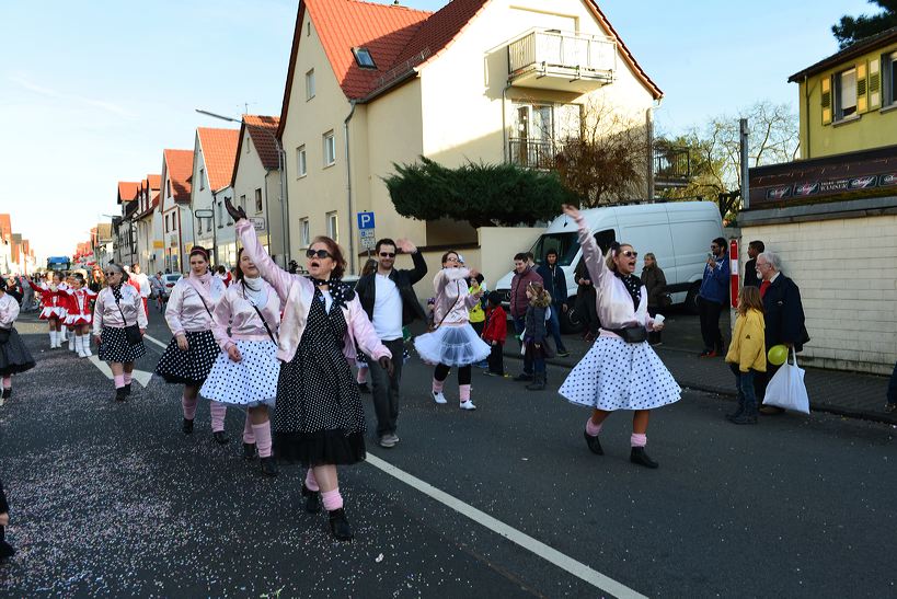  Fastnacht 2016 Mörfelden-Walldorf feiert mit einem Faschingsumzug im Stadtteil Mörfelden Helau