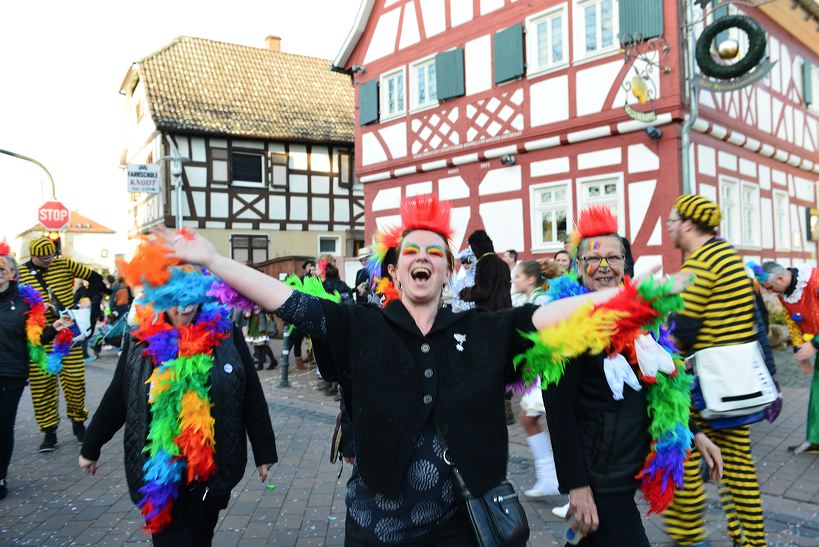  Fastnacht 2016 Mörfelden-Walldorf feiert mit einem Faschingsumzug im Stadtteil Mörfelden Helau