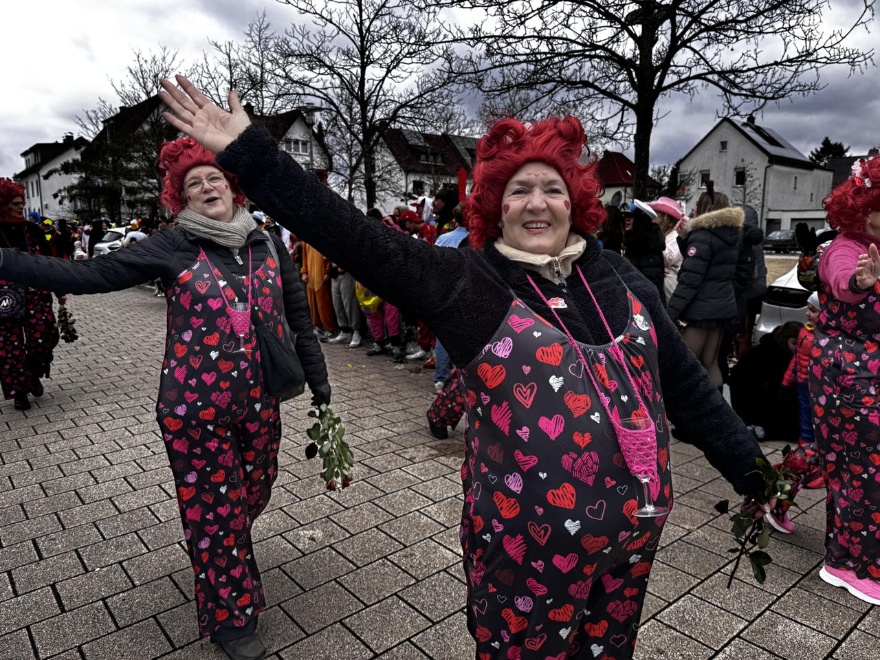 Helau Walldorfer Fastnachtsumzug närischer Lindwurm kleine und große Narren am Rathaus im Stadtteil Walldorf 2026