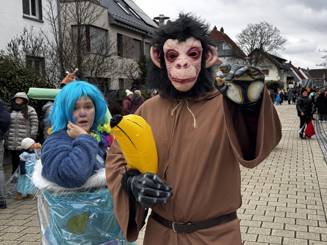 Helau Walldorfer Fastnachtsumzug närischer Lindwurm kleine und große Narren am Rathaus im Stadtteil Walldorf 2026