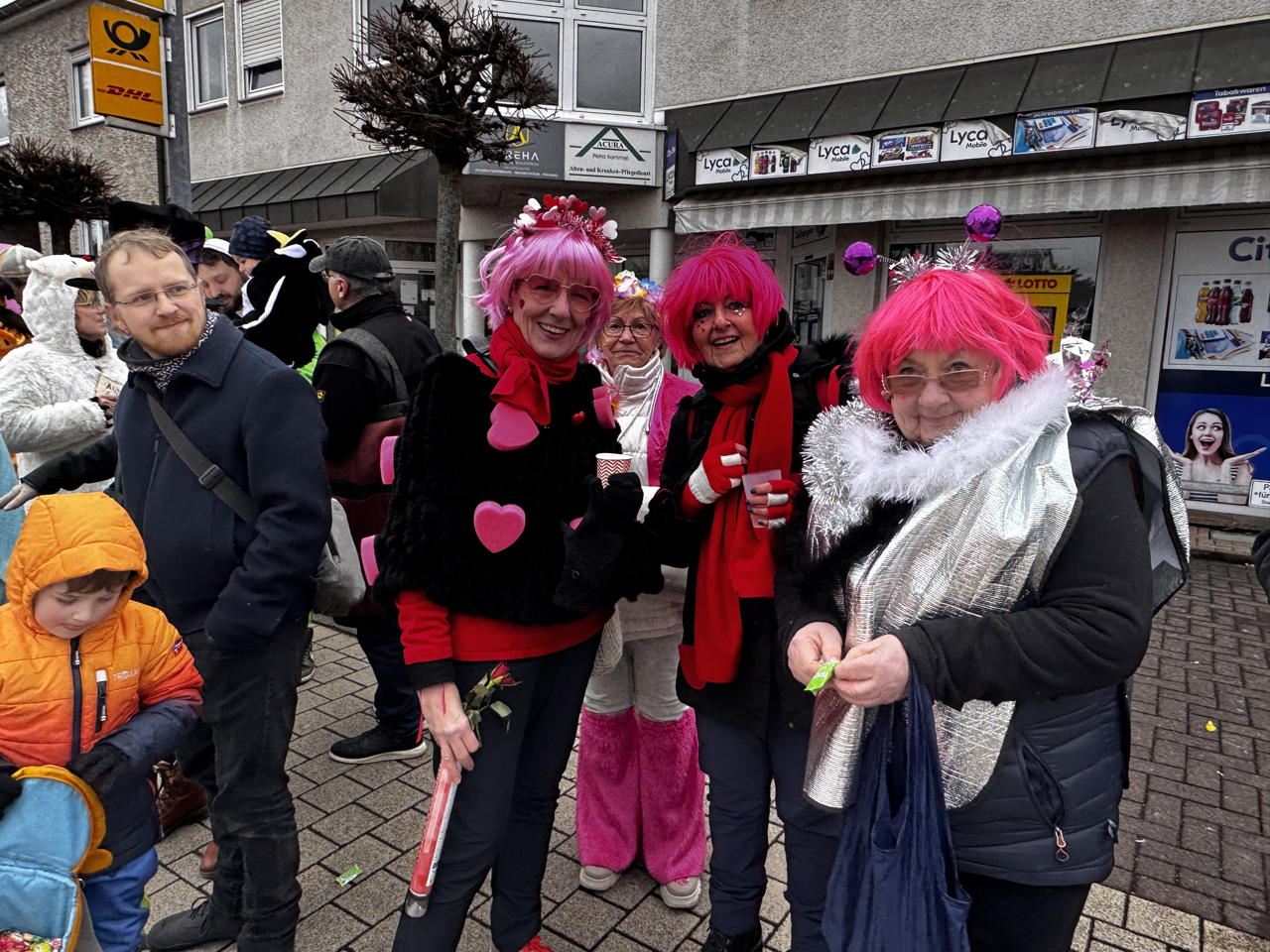 Helau Walldorfer Fastnachtsumzug närischer Lindwurm kleine und große Narren am Rathaus im Stadtteil Walldorf 2026