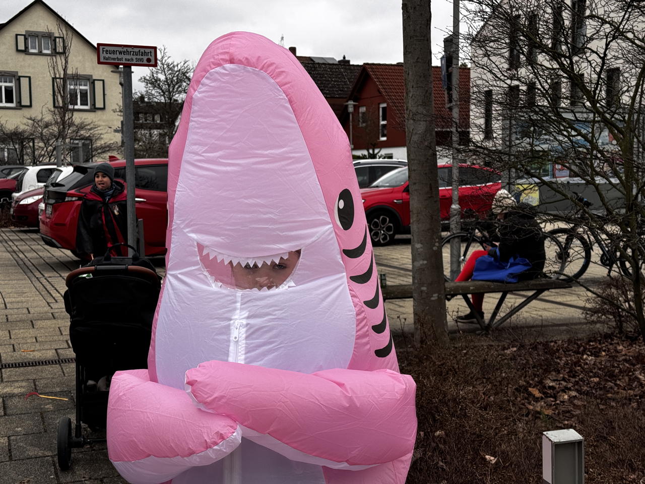 Helau Walldorfer Fastnachtsumzug närischer Lindwurm kleine und große Narren am Rathaus im Stadtteil Walldorf 2026