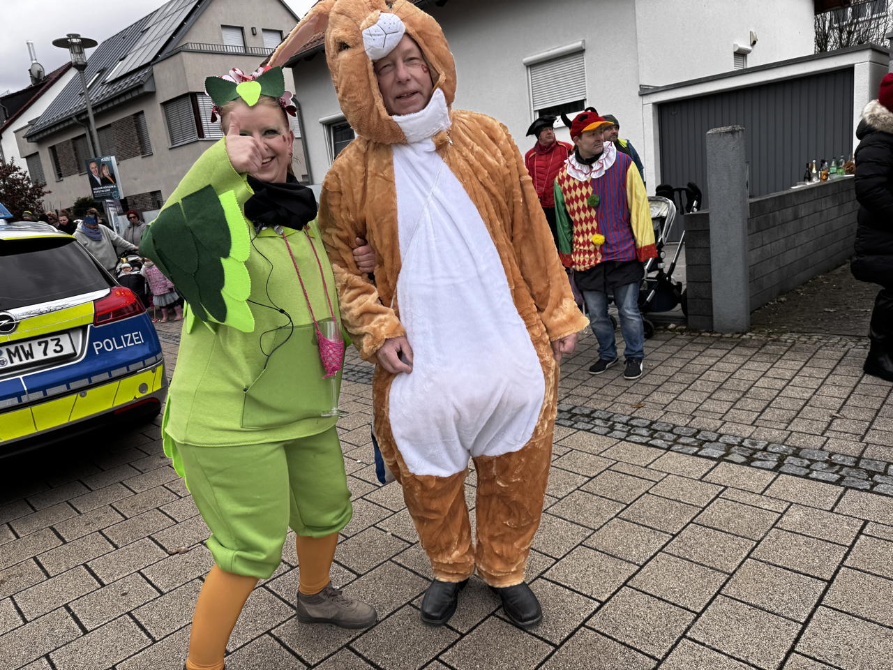 Helau Walldorfer Fastnachtsumzug närischer Lindwurm kleine und große Narren am Rathaus im Stadtteil Walldorf 2026