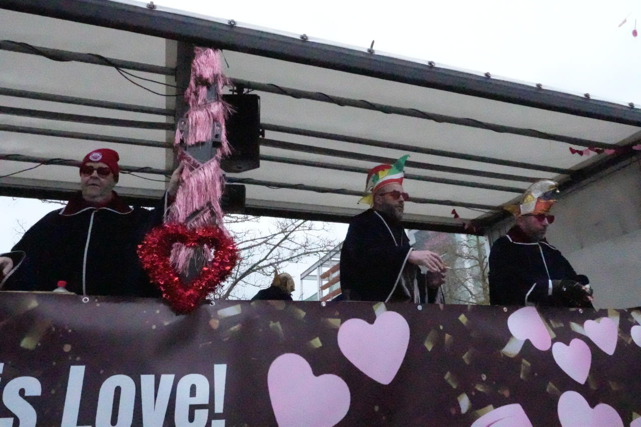 Helau Walldorfer Fastnachtsumzug närischer Lindwurm kleine und große Narren am Rathaus im Stadtteil Walldorf 2026