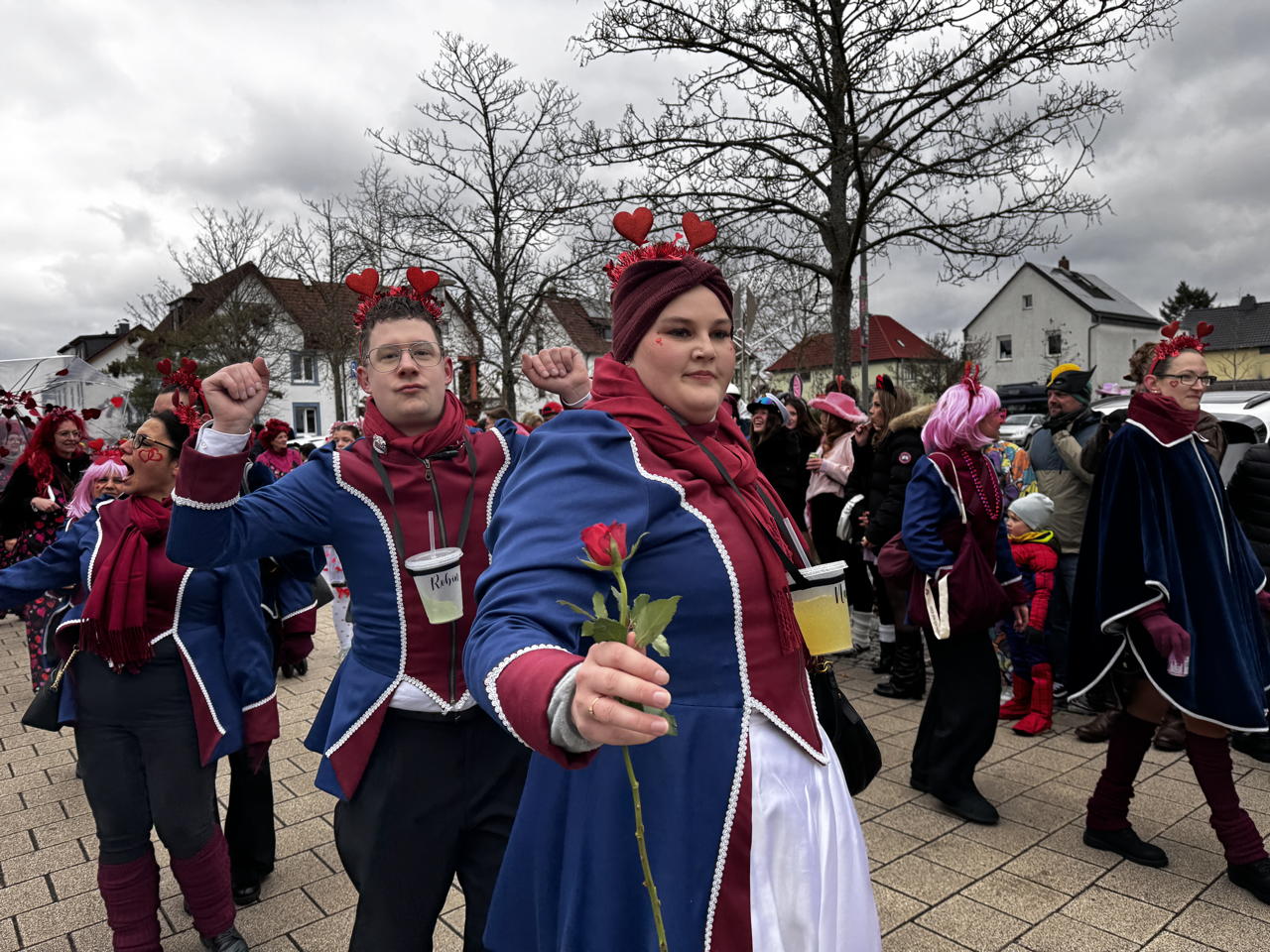 Helau Walldorfer Fastnachtsumzug närischer Lindwurm kleine und große Narren am Rathaus im Stadtteil Walldorf 2026