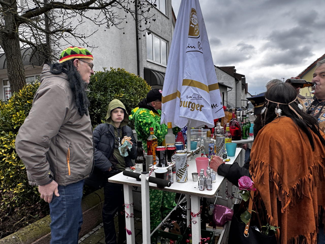 Helau Walldorfer Fastnachtsumzug närischer Lindwurm kleine und große Narren am Rathaus im Stadtteil Walldorf 2026