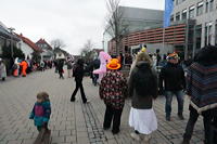 Helau Walldorfer Fastnachtsumzug närischer Lindwurm kleine und große Narren am Rathaus im Stadtteil Walldorf 2026