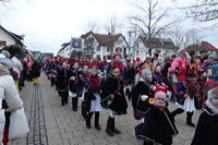 Helau Walldorfer Fastnachtsumzug närischer Lindwurm kleine und große Narren am Rathaus im Stadtteil Walldorf 2026