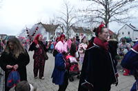 Helau Walldorfer Fastnachtsumzug närischer Lindwurm kleine und große Narren am Rathaus im Stadtteil Walldorf 2026