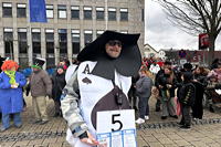 Helau Walldorfer Fastnachtsumzug närischer Lindwurm kleine und große Narren am Rathaus im Stadtteil Walldorf 2026