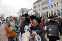 Helau Walldorfer Fastnachtsumzug närischer Lindwurm kleine und große Narren am Rathaus im Stadtteil Walldorf 2026