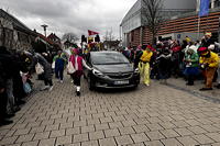 Helau Walldorfer Fastnachtsumzug närischer Lindwurm kleine und große Narren am Rathaus im Stadtteil Walldorf 2026