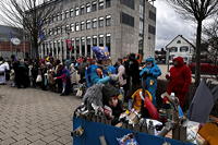 Helau Walldorfer Fastnachtsumzug närischer Lindwurm kleine und große Narren am Rathaus im Stadtteil Walldorf 2026